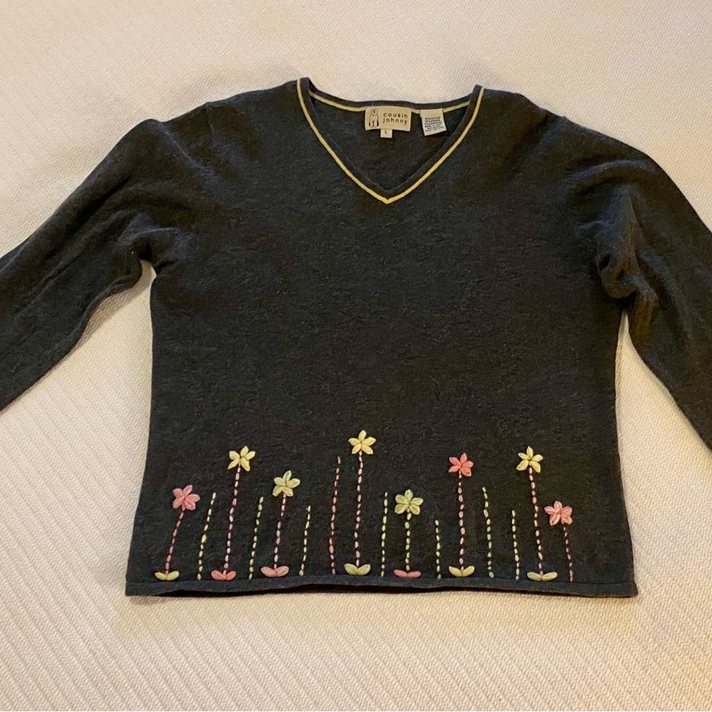 Anthropologie Cousin Johnny v-neck pullover, angora/cashmere blend (L)